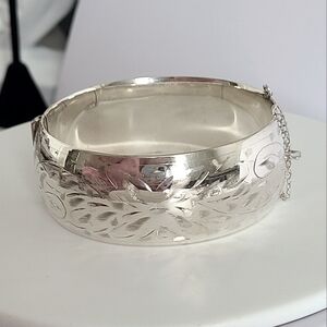 Stunning Vintage Sterling Silver Etched Bold Chunky Cuff Hinged Bangle Bangle